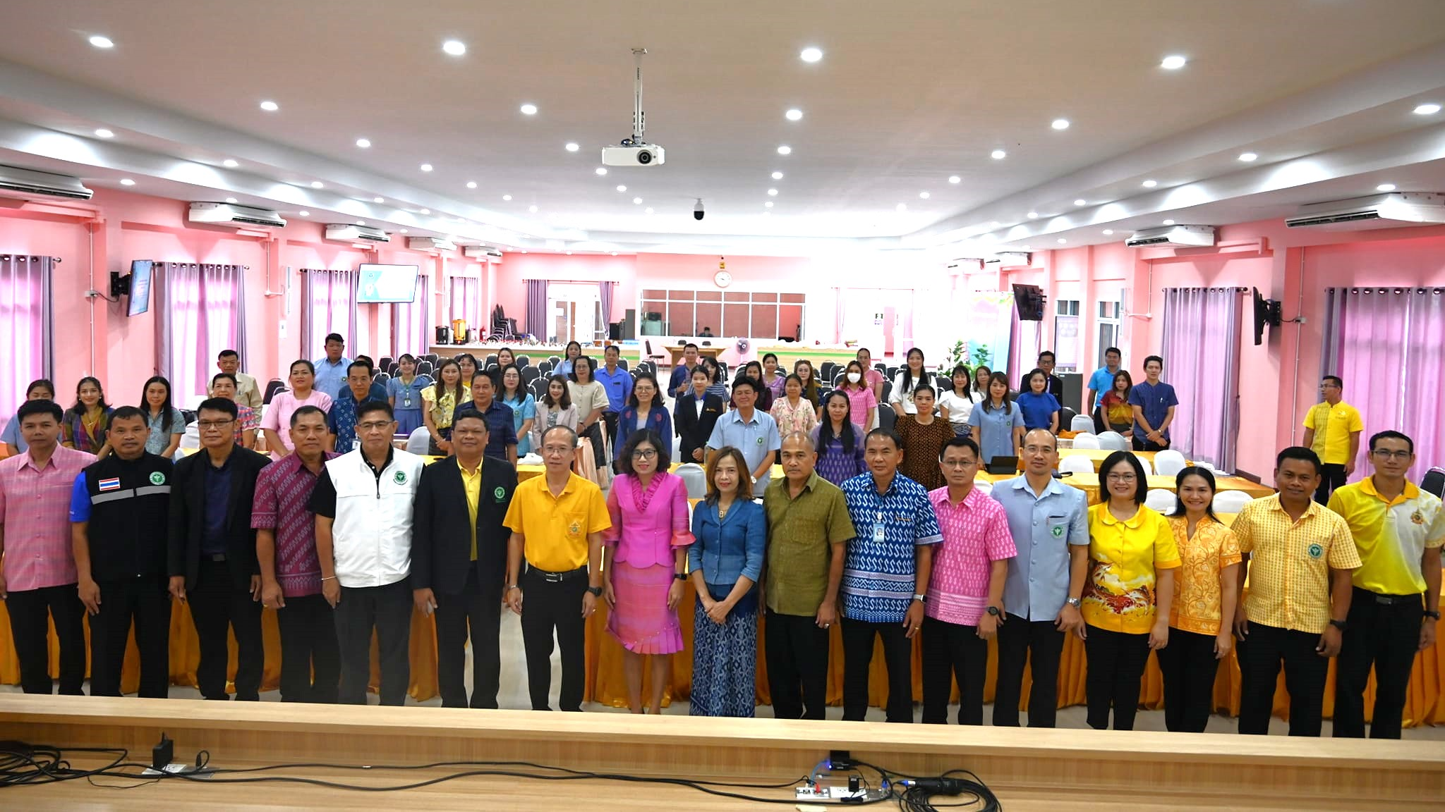 นพ.สสจ.อุบลฯ ประธานการประชุมวิชาการพัฒนาศักยภาพงานด้านบริหาร หัวหน้าฝ่ายบริหารโร...