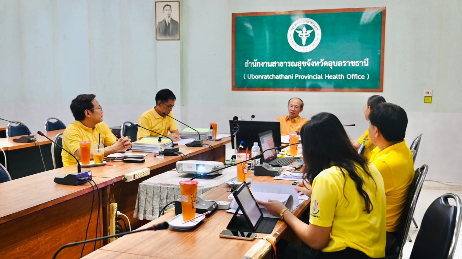 นพ.สสจ.อุบลฯ ประธานการประชุมเพื่อเตรียมการประเมินบุคคลฯ ตำแหน่งประเภทวิชาการระดับชำนาญการพิเศษ