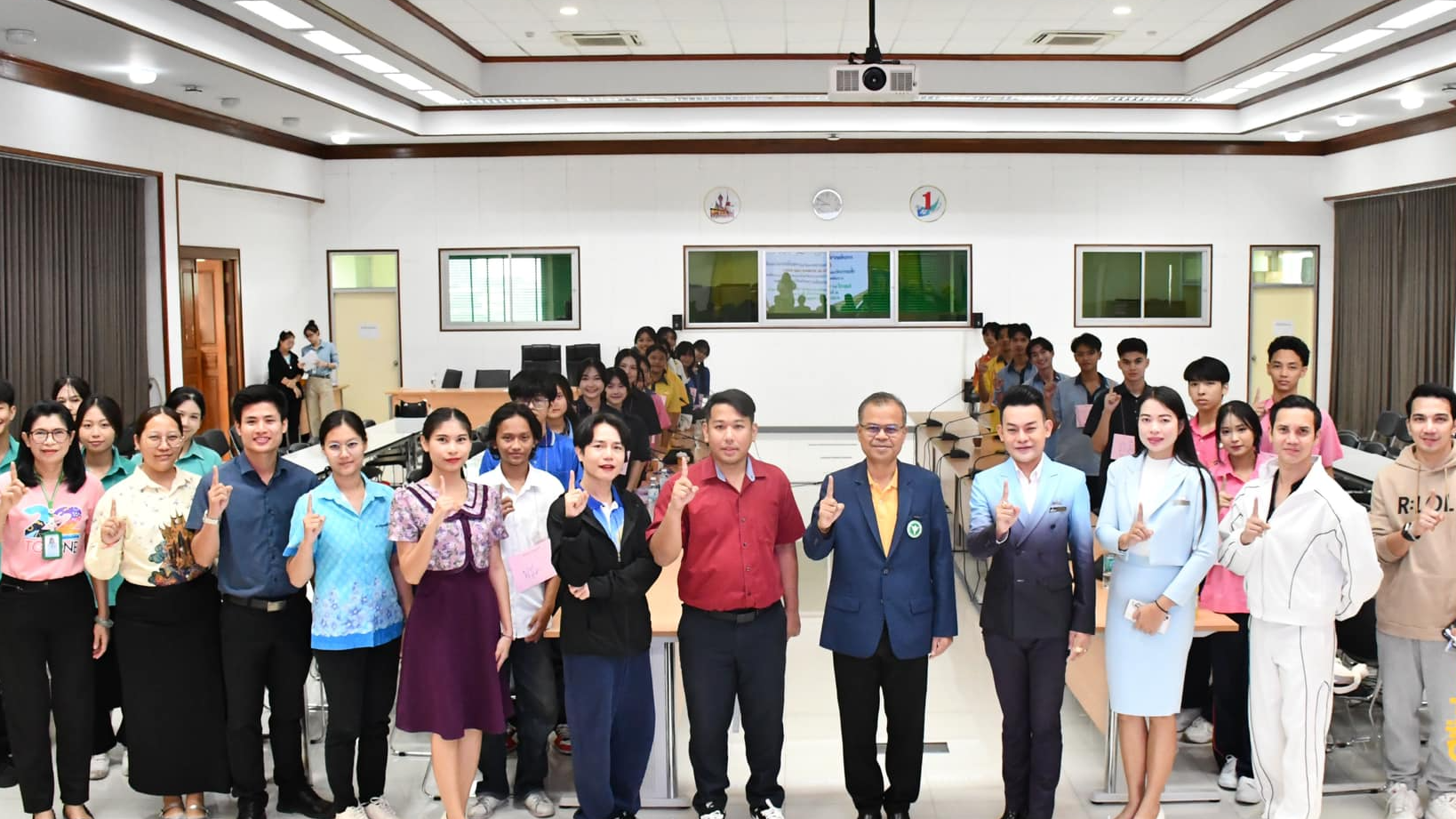 สสจ.สมุทรปราการ จัดกิจกรรมอบรมพัฒนาศักยภาพแกนนำเยาวชนต้นแบบเก่งและดี TO BE NUMBER ONE IDOL