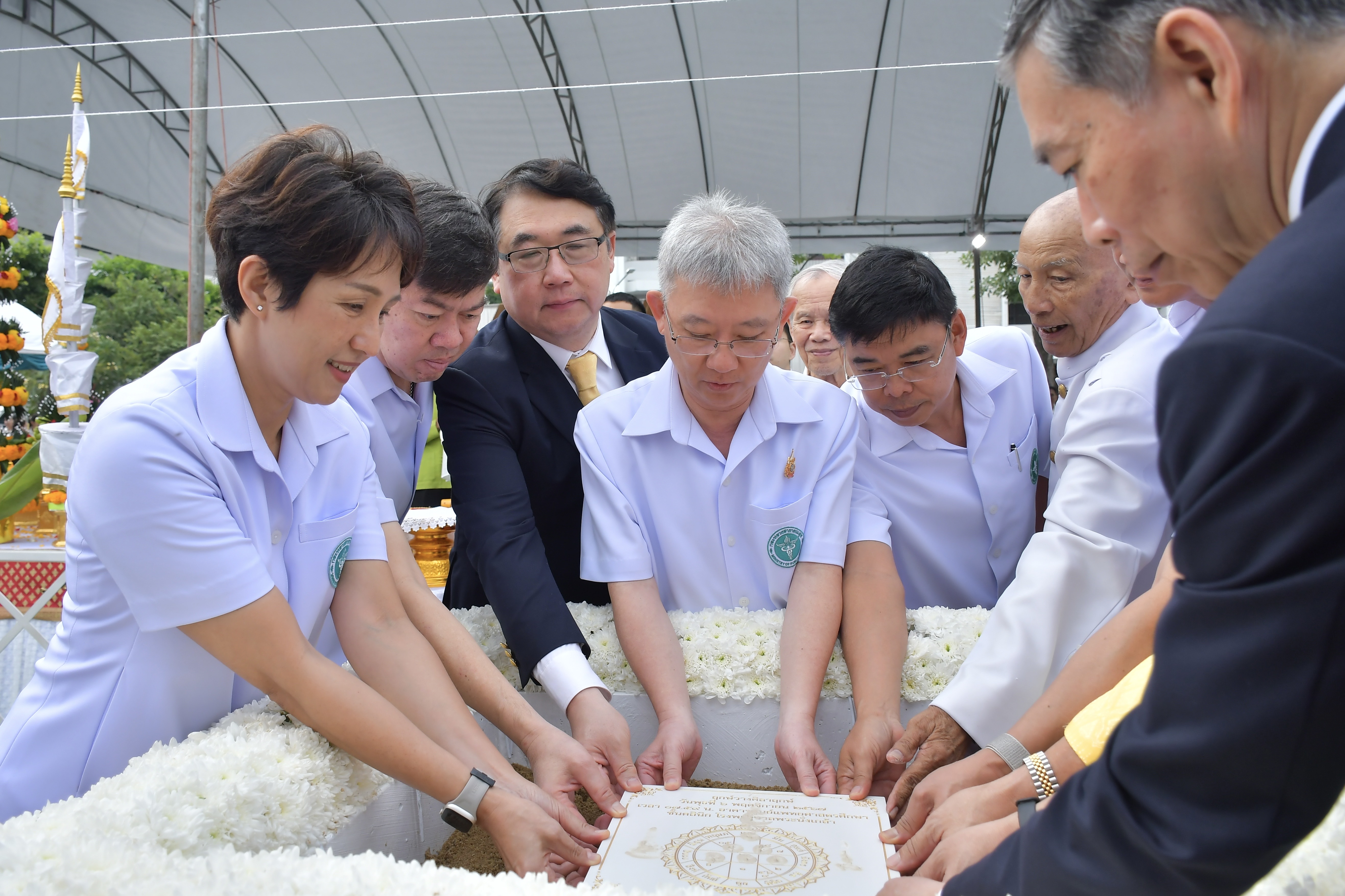 ปลัด สธ. วางศิลาฤกษ์อาคารศูนย์แพทยศาสตรศึกษาชั้นคลินิก โรงพยาบาลพระนั่งเกล้า