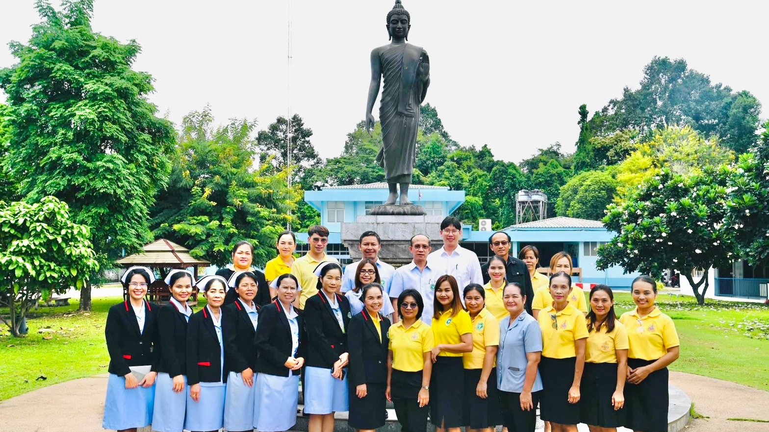 นพ.สสจ.อุบลฯ ลงพื้นที่ติดตามงานด้านสาธารณสุข พร้อมให้กำลังใจกับบุคลากรสาธารณสุขท...