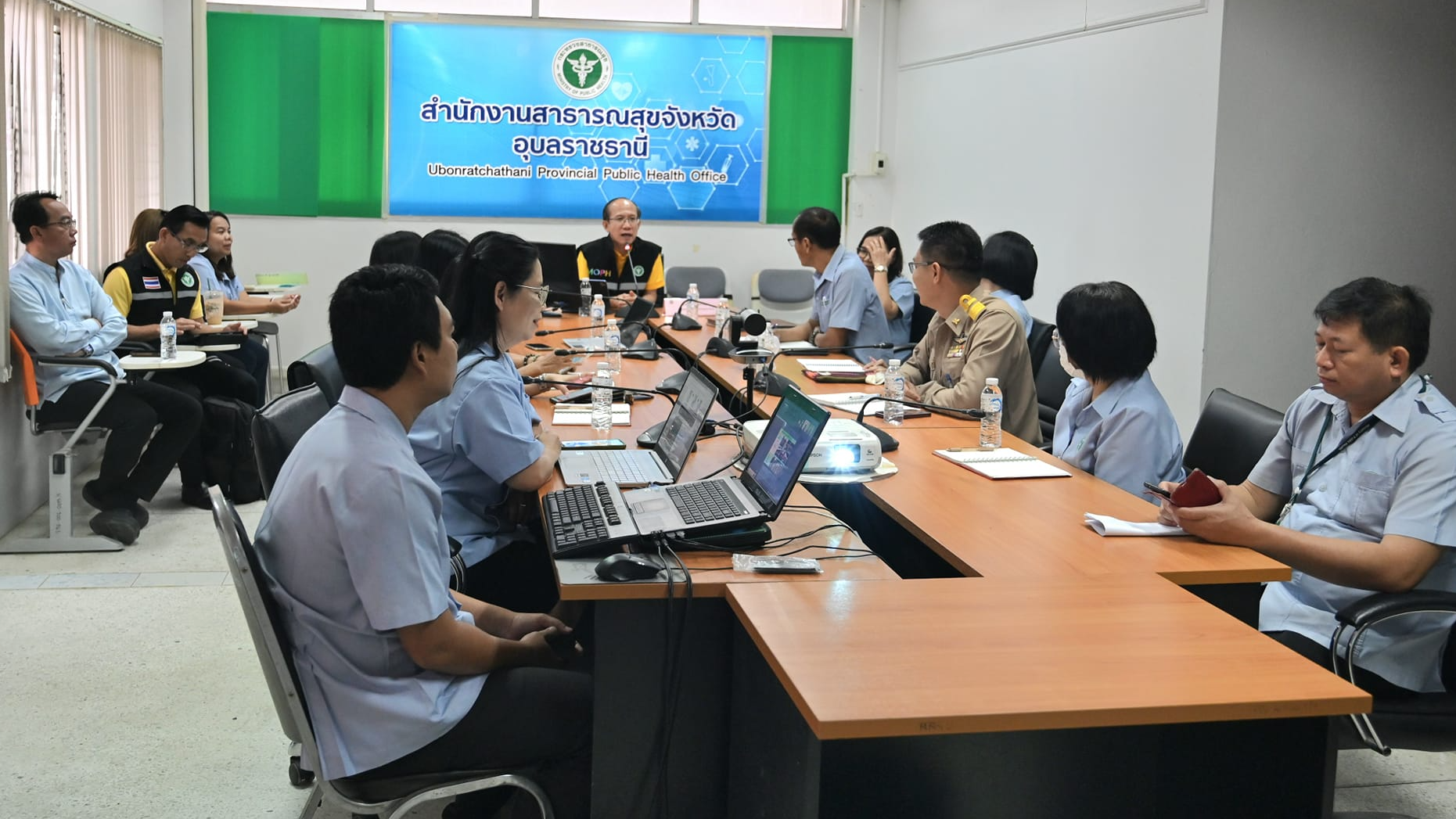 นพ.สสจ.อุบลฯ  ร่วมประชุมทางไกลผ่านระบบ WebEx Conferenc เพื่อเตรียมความพร้อมด้านก...