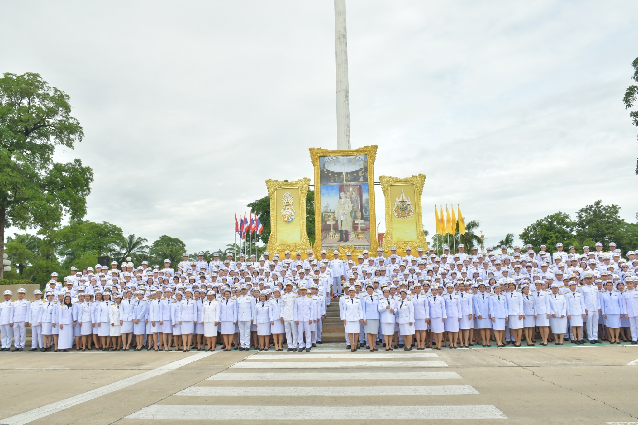 รมว.สธ. นำคณะผู้บริหารและเจ้าหน้าที่ ถวายพระพรชัยมงคลและถวายสัตย์ปฏิญาณเพื่อเป็น...