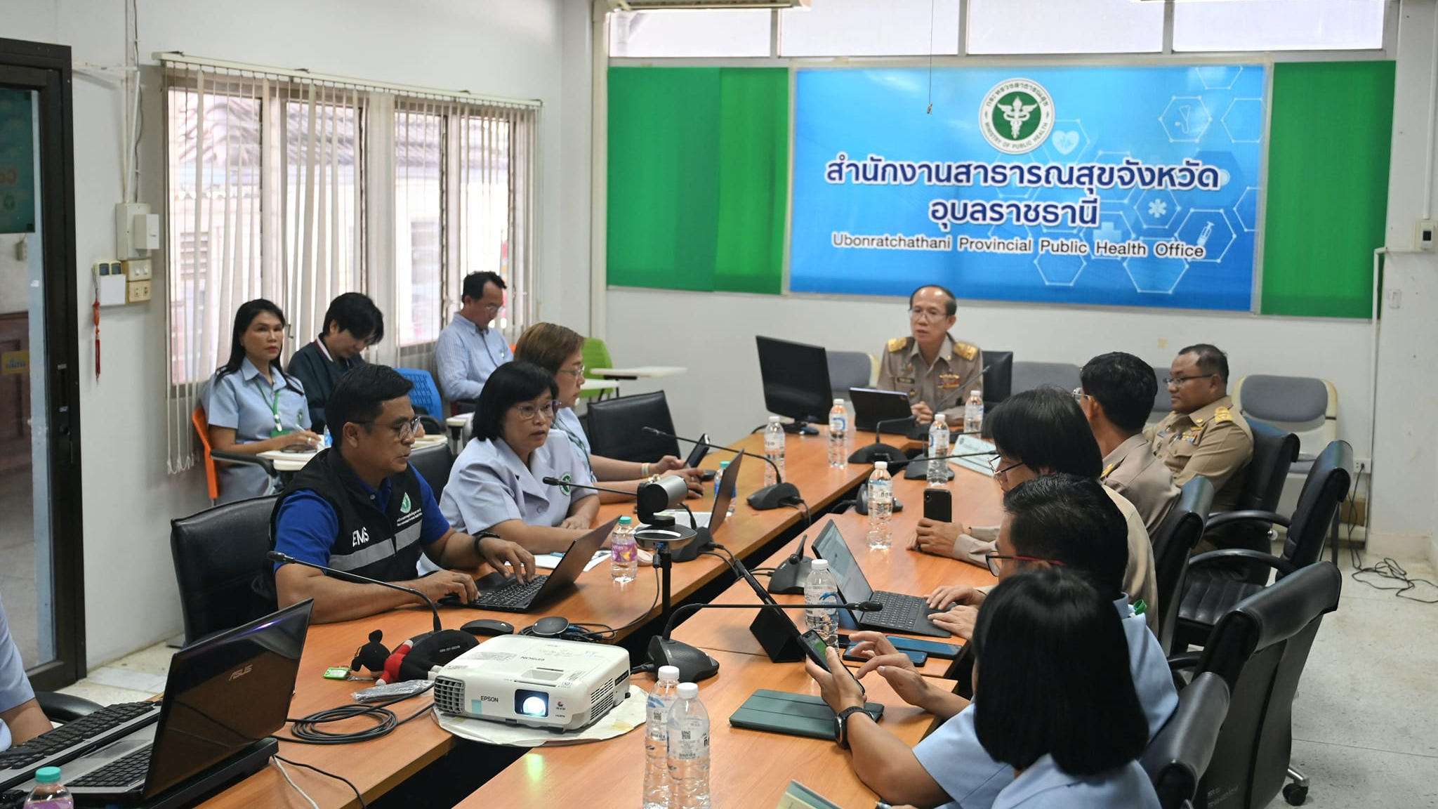 นพ.สสจ.อุบลฯ ร่วมประชุมทางไกลผ่านระบบ WebEx Conferenc  เพื่อเตรียมความพร้อมด้านก...