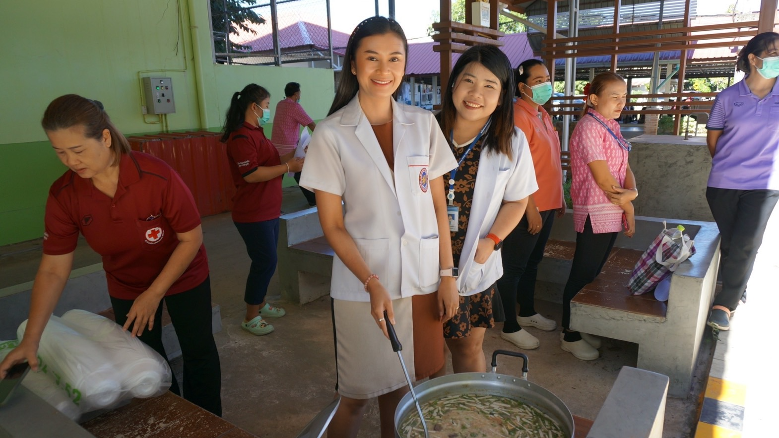 ขอขอบพระคุณ คุณจตุพงษ์ - รณิดา พรชัย และคุณปัณณ์ชรัสมิ์  ฤทธิ์ชัยนาม