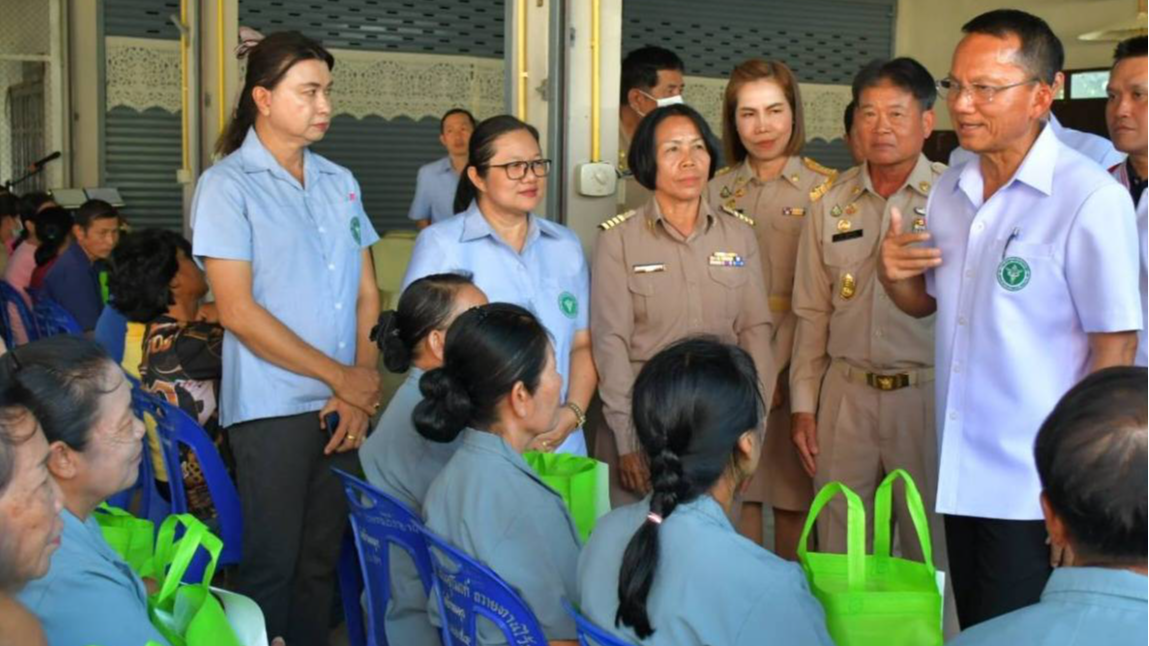 “สมศักดิ์” ติดตามฟื้นฟู 5 จังหวัดหลังประสบอุทกภัย กำชับเฝ้าระวังโรค ดูแลสุขภาพประชาชนต่อเนื่อง