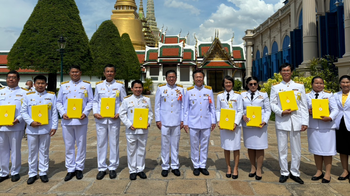 พลเอก สุรยุทธ์ จุลานนท์ ประธานองคมนตรี เป็นผู้แทนพระองค์สมเด็จพระเจ้าลูกเธอ เจ้า...