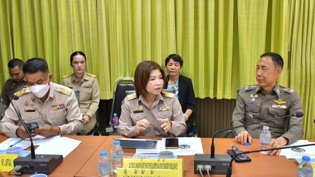 สสจ.สกลนคร “ร่วมประชุมศูนย์ปฏิบัติการติดตามเร่งรัดการบำบัดรักษา ฟื้นฟูสภาพทางสัง...