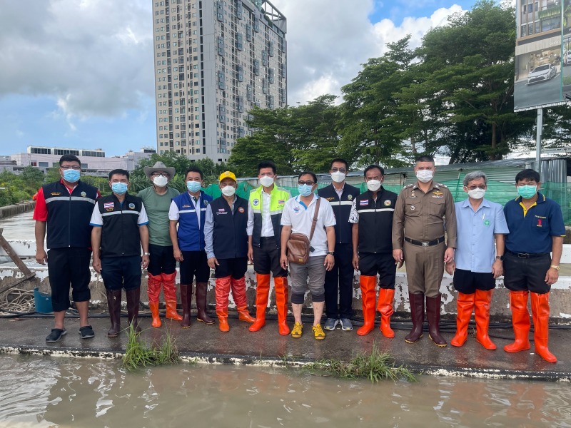 รมช.สาธิต ติดตามสถานการณ์น้ำท่วม จ.ระยอง กำชับเฝ้าระวังต่อเนื่อง