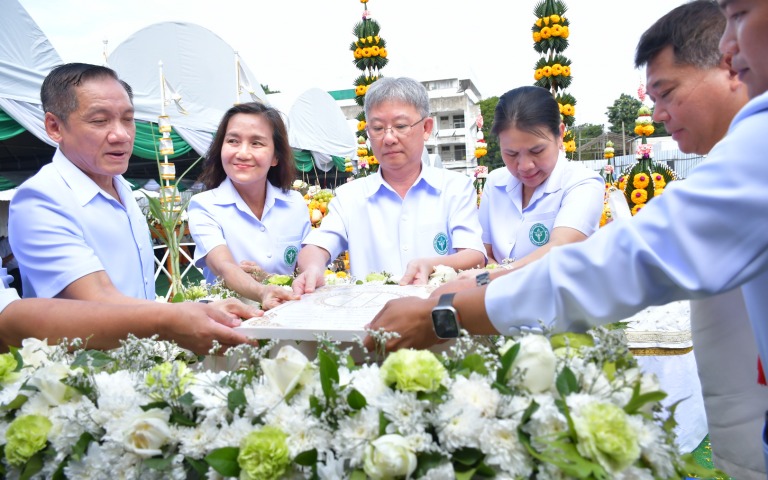 วางศิลาฤกษ์อาคารเวชศาสตร์ฟื้นฟู คลินิกพิเศษและส่งเสริมสุขภาพ รพ.ชัยนาทนเรนทร