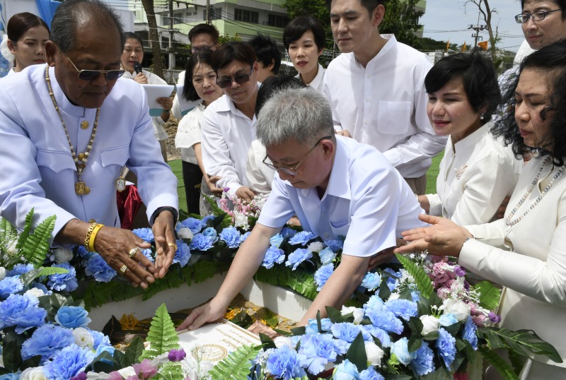 ปลัด สธ. วางศิลาฤกษ์อาคารผู้ป่วยนอก รพ.เสนา จ.พระนครศรีอยุธยา ขยายบริการรองรับประชาชน