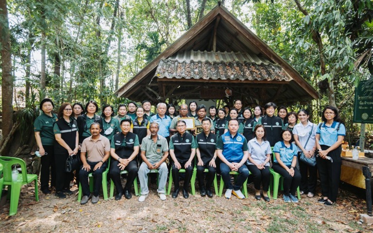 อย. ลงพื้นที่จังหวัดสงขลา เยี่ยมวิสาหกิจชุมชนผึ้งโพรงแปลงใหญ่ตำบลโคกม่วง