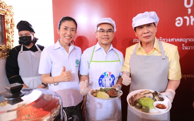 วธ.-สธ. ลงนามความร่วมมือดูแลสุขภาพพระสงฆ์ แนะตักบาตรด้วยเมนูชูสุขภาพ ร่วมสร้างบุ...