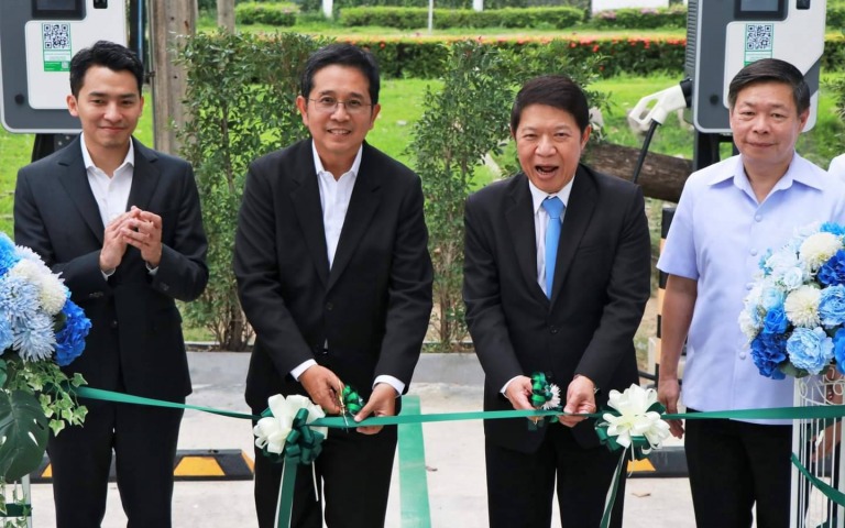 กรมอนามัย จับมือพลังงานมหานคร สร้างสังคมคาร์บอนต่ำ ตั้งจุดชาร์จรถไฟฟ้าแห่งแรก ใน สธ.