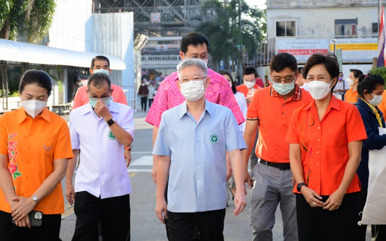 ตรวจเยี่ยมโรงพยาบาลพระนั่งเกล้า