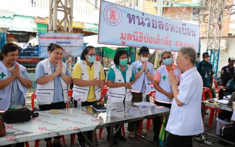 ปลัดสธ.เยี่ยมให้กำลังใจผู้ประสบภัยเหตุเพลิงไหม้ในตลาดอินทร์บุรี จ.สิงห์บุรี