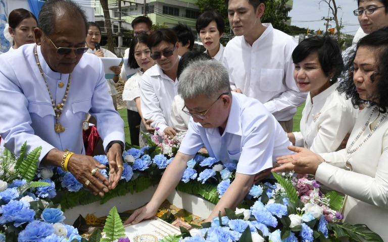 ปลัด สธ. วางศิลาฤกษ์อาคารผู้ป่วยนอก รพ.เสนา จ.พระนครศรีอยุธยา