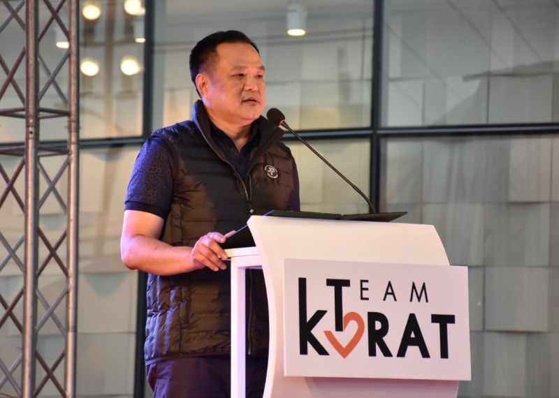 อนุทิน ขึ้นเวที TEAM KORAT ถอดบทเรียนเหตุการณ์ ส่งแรงใจ คืนรอยยิ้มให้ชาวโคราช