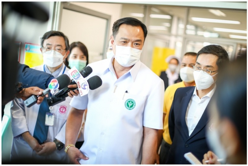 อนุทิน ติดตามอาการ “น้องอุ้ม” พยาบาลรพ.อุ้มผางประสบอุบัติเหตุระหว่างส่งต่อผู้ป่วย