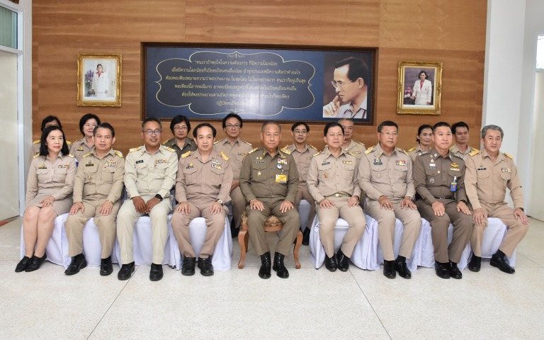 องคมนตรีตรวจเยี่ยมโรงพยาบาลวัดจันทร์เฉลิมพระเกียรติ 80 พรรษา