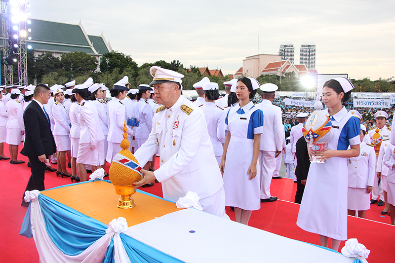 พิธีถวายเครื่องราชสักการะ จุดเทียนถวายพระพรชัยมงคลและถวายราชสดุดีเฉลิมพระเกียรติ...