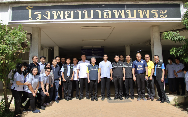 ปลัดสธ. ติดตามการดำเนินงานด้านการแพทย์และสาธารณสุข รพ.พบพระ และรพ.สต.บ้านร่มเกล้า 4 จ.ตาก