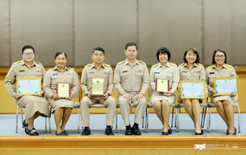 บุคลากรโรงพยาบาลวชิระภูเก็ต รับโล่ประกาศเกียรติคุณ  