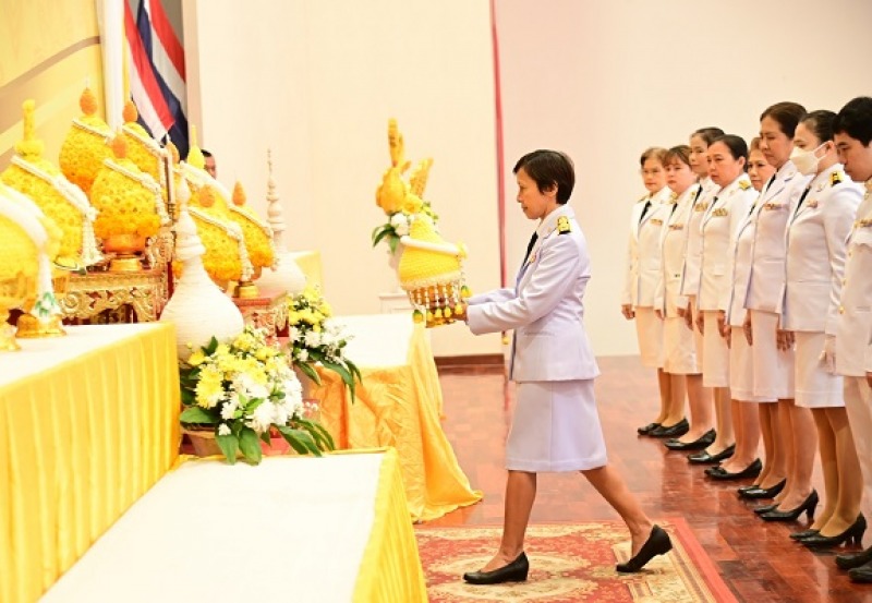 โรงพยาบาลมุกดาหาร เข้าร่วมพิธีถวายราชสักการะแดพระบาทสมเด็จพระบรมชนกาธิเบศร มหาภู...