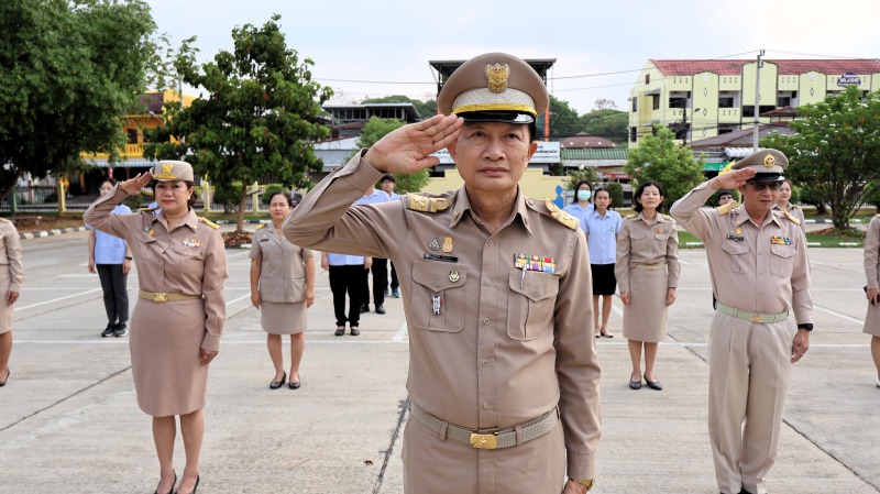 ‘สสจ.นครพนม’ จัดกิจกรรม เคารพธงชาติและร้องเพลงชาติไทย  น้อมรำลึกในพระมหากรุณาธิค...