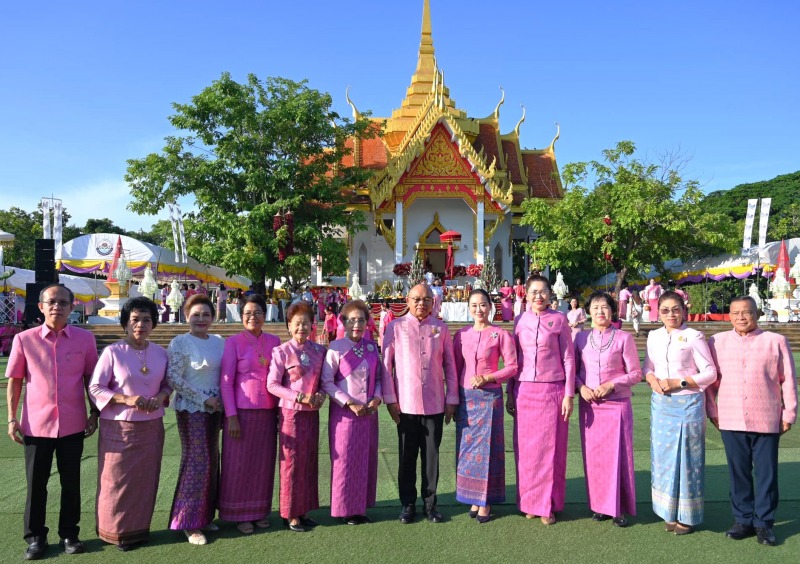 นพ.สสจ.อุบลฯ ร่วมเป็นเกียรติในพิธีทางพระพุทธศาสนา และพิธีบวงสรวงศาลหลักเมืองจังห...