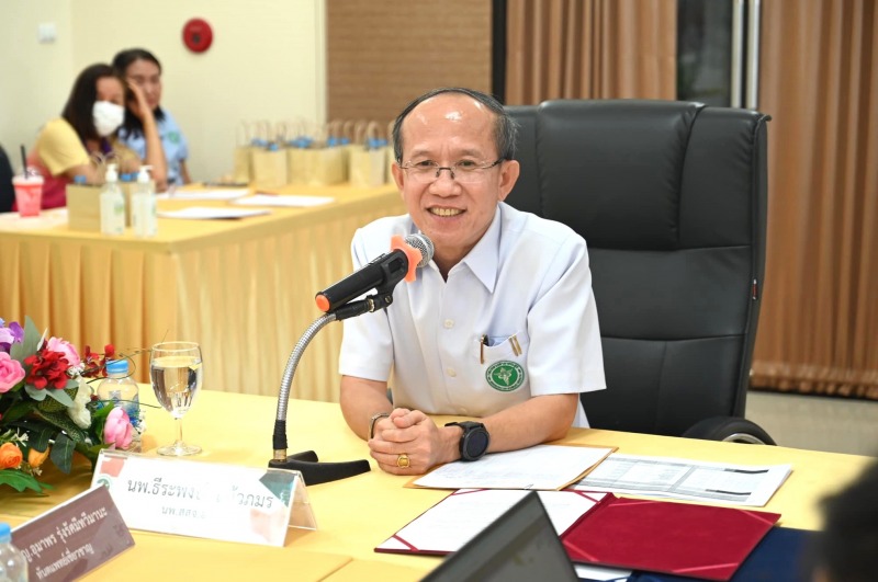 นพ.สสจ.อุบลฯ ประธานในพิธีเปิดการประชุมปฐมนิเทศและชี้แจงแนวทางการดำเนินงาน ด้านทั...