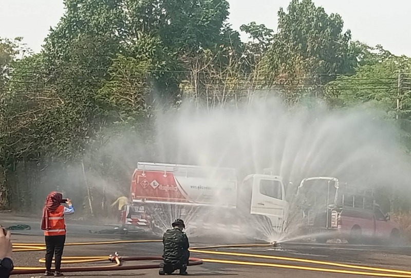 โรงพยาบาลสุรินทร์ ซ้อมแผนอุบัติเหตุหมู่ สมมุติเหตุการณ์รถขนคนงาน ประสบอุบัติเหตุ...