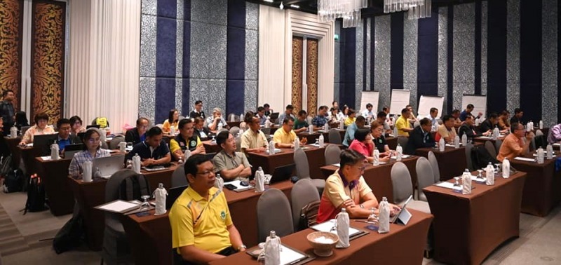 นพ.สสจ.อุบลฯ ร่วมประชุมสรุปข้อมูลภาพรวม การดำเนินงานรอบ 6 เดือน ของทุกกลุ่มงาน ใ...