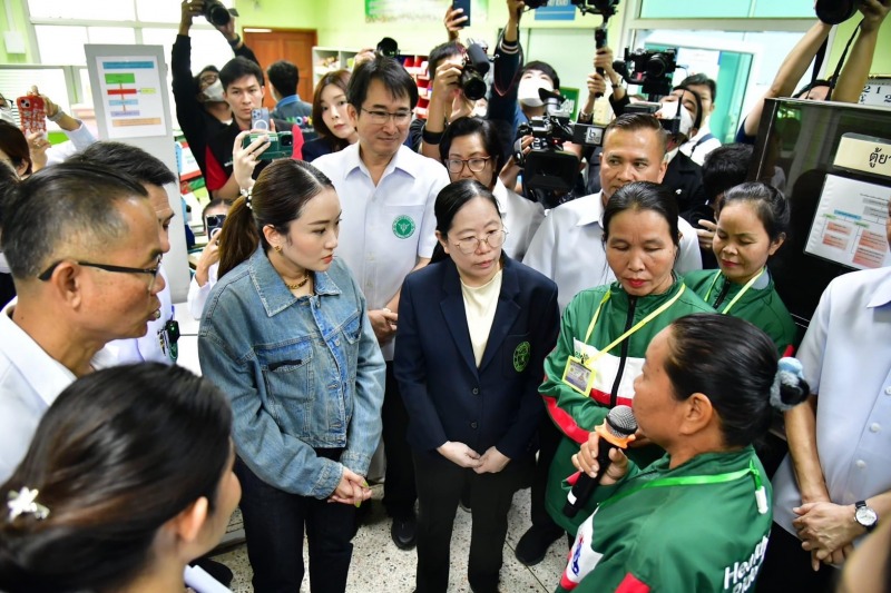 เขตสุขภาพที่ 7 ร่วมลงพื้นที่ตรวจเยี่ยมและร่วมเปิดงานนโยบาย “บัตรประชาชนใบเดียวรักษาได้ทุกที่”