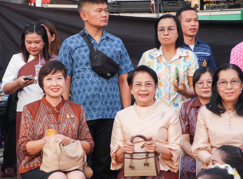 สสจ.หนองคาย ร่วมงาน “ฉลองอนุสาวรีย์ปราบฮ่อ ใต้ร่มพระบารมี 197 ปี เมืองหนองคาย และงานกาชาด พ.ศ. 2567”