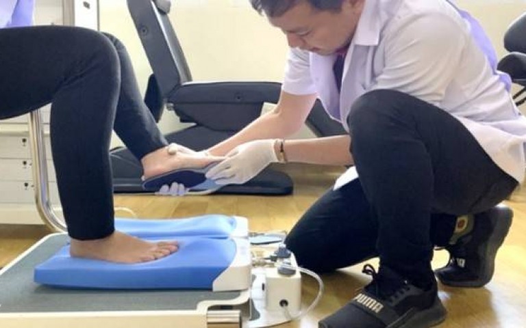 คลินิกสุขภาพเท้า ( Innovative Foot Orthotic Clinic )