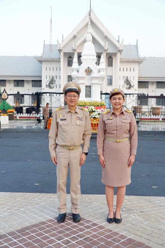 โรงพยาบาลหนองคาย ; ร่วมพิธีบวงสรวงอนุสาวรีย์ปราบฮ่อ สักการะสถูปอัฐิทหาร วางพวงมา...