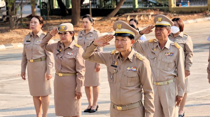 ‘สสจ.นครพนม’ จัดกิจกรรม เคารพธงชาติและร้องเพลงชาติไทย  น้อมรำลึกในพระมหากรุณาธิค...